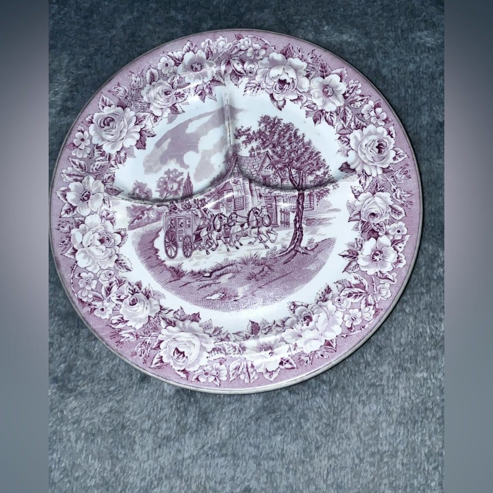 Vintage Shenango Roselyn Castle Red Grill Plates